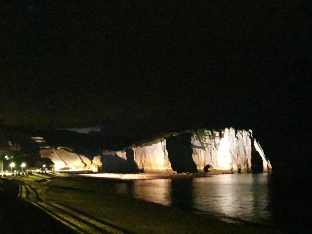 Comme Un Poisson Dans L'Eau Villa Étretat Exterior foto